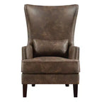 Sedia Elia marrone toffee con chiodini cromati: poliestere imbottito, borchie, struttura in legno