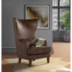 Sedia Elia marrone toffee con chiodini cromati: poliestere imbottito, borchie, struttura in legno